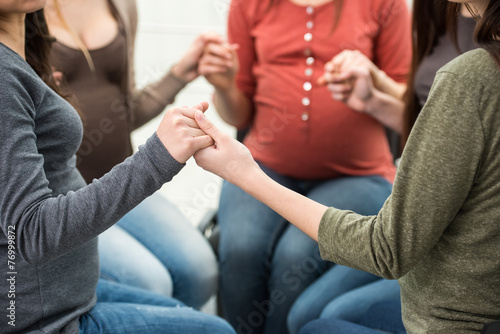 Obraz na płótnie Pregnant women w salonie