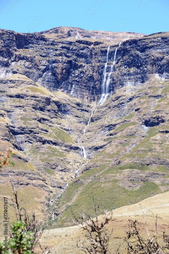 Wasserfall in den Drakenberge in Südafrika