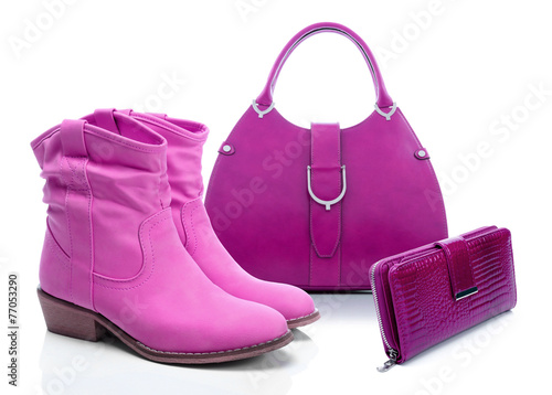 Women's pink leather goods ...