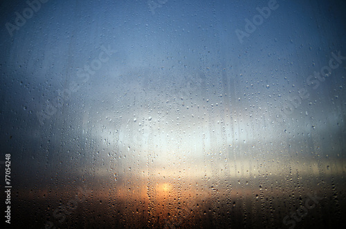 Bilde på lerret Drops on the glass