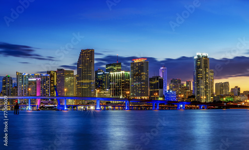 Miami city by night © beatrice prève