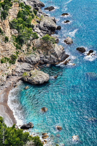 Rocks on the Amalfi coast © styf