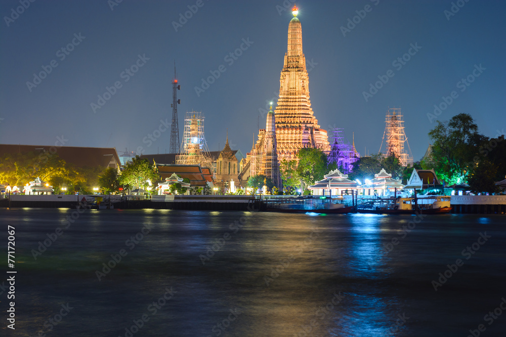 Wat Arun Ratchawararam Ratchawaramahawihan or Wat Arun 