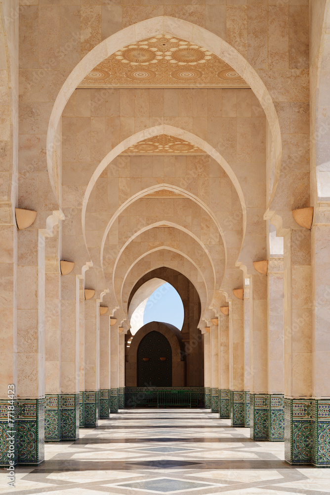 Obraz premium Maroko. Arkada Meczetu Hassana II w Casablance