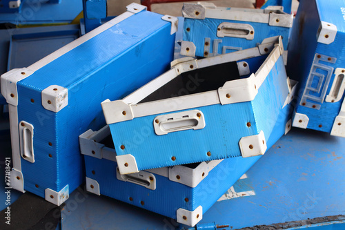 Plastic tray