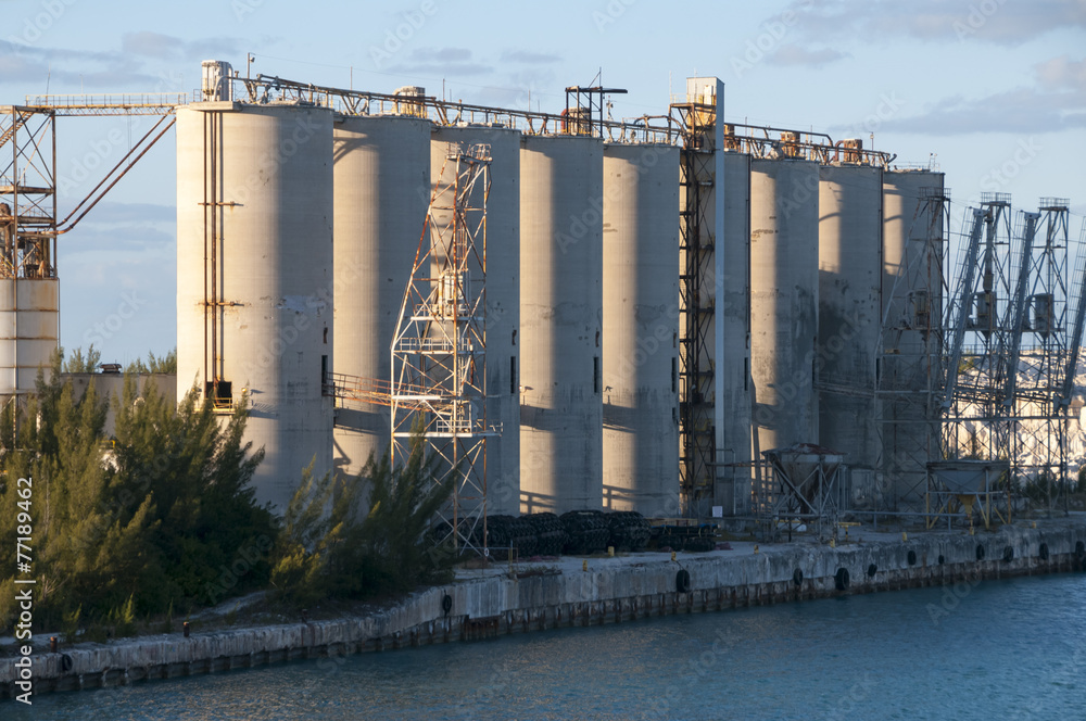 Obraz premium Abandon Silos