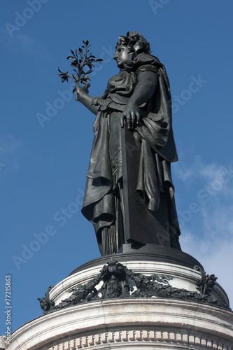 Statue de la r  piblique Paris