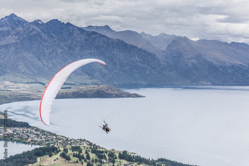 Paragliding above lake Wakatipu, Queensland, Otago, New Zealand