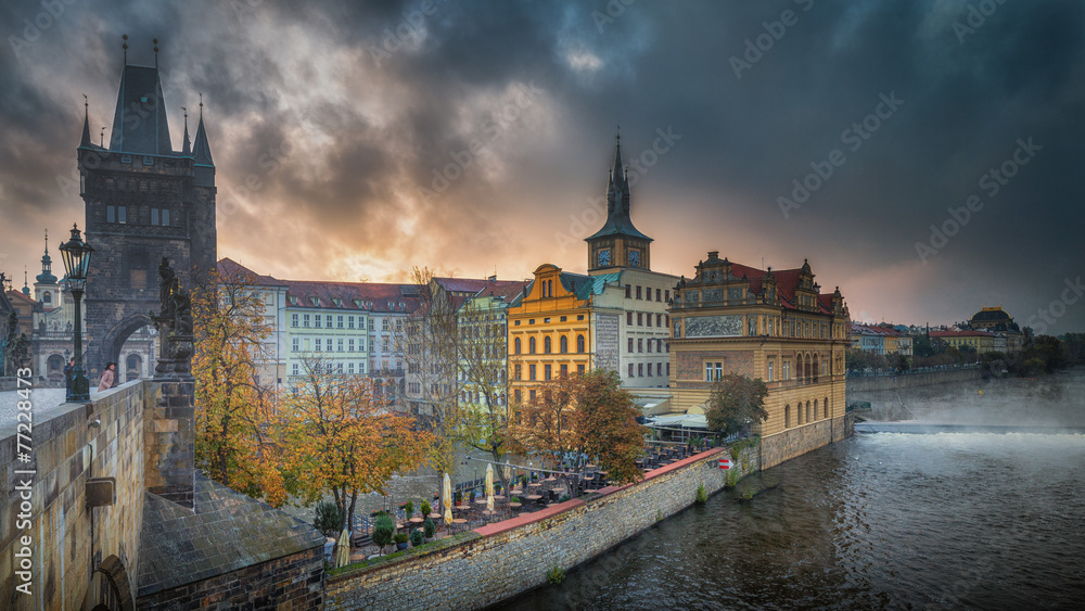 Naklejka premium Dramatic panorama sunrise scene in Prague