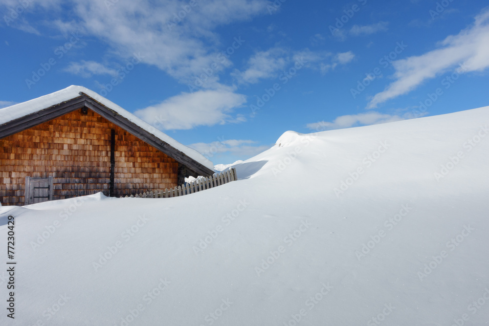 Schihütte im Schnee