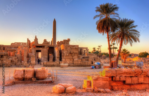 Fototapeta Vzhledem ke komplexnímu Karnak chrámu v Luxoru - Egypt