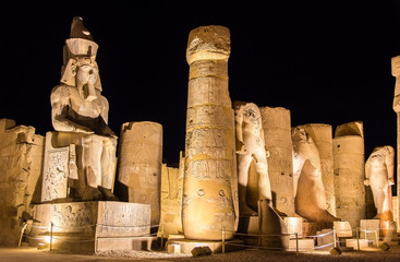 Fototapete Ägypten Figure of Ramses II in Luxor Temple - Egypt  © Leonid Andronov