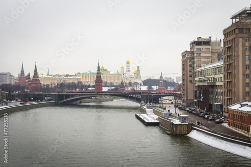 Набережная Москва реки, зимний вид на Кремль