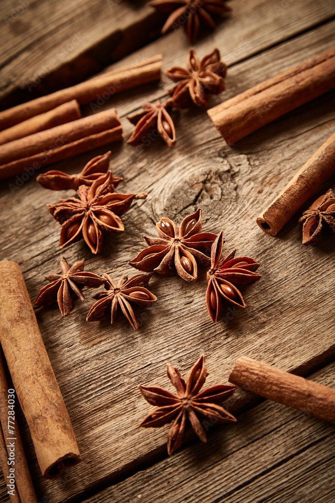 Cinnamon and star anise Cinnamon and star anise