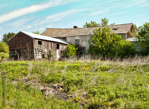 abandoned barn © debramillet
