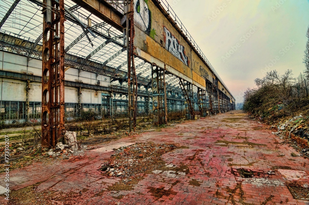 Fabbrica abbandonata Fabbrica abbandonata