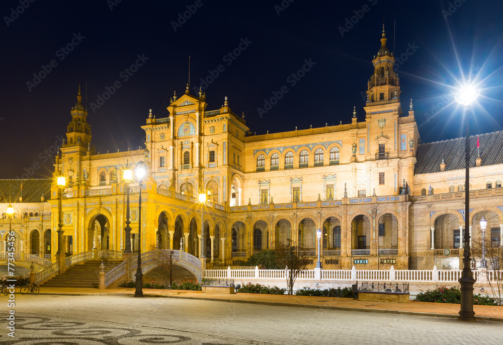 central building of Plaza de Espana in midnight