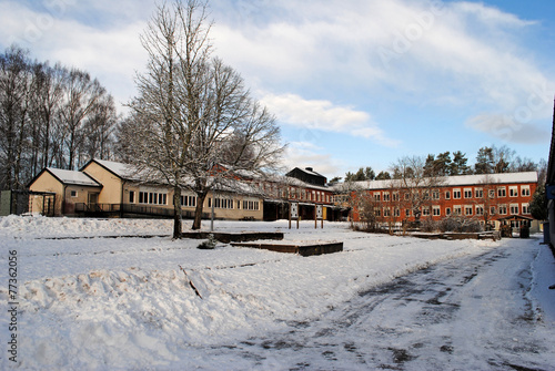 Schulhof im Winter © tinadefortunata