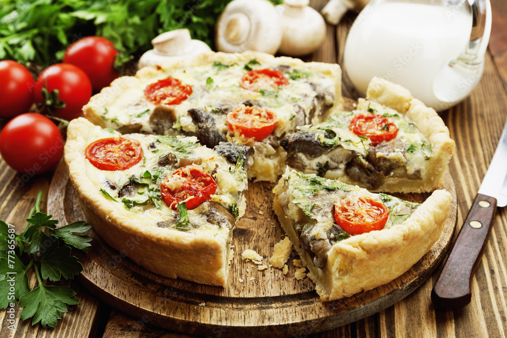 Kish with mushrooms and cherry tomatoes Kish with mushrooms and cherry tomatoes
