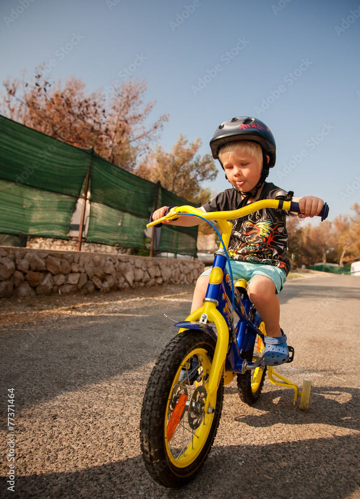 cycling cycling