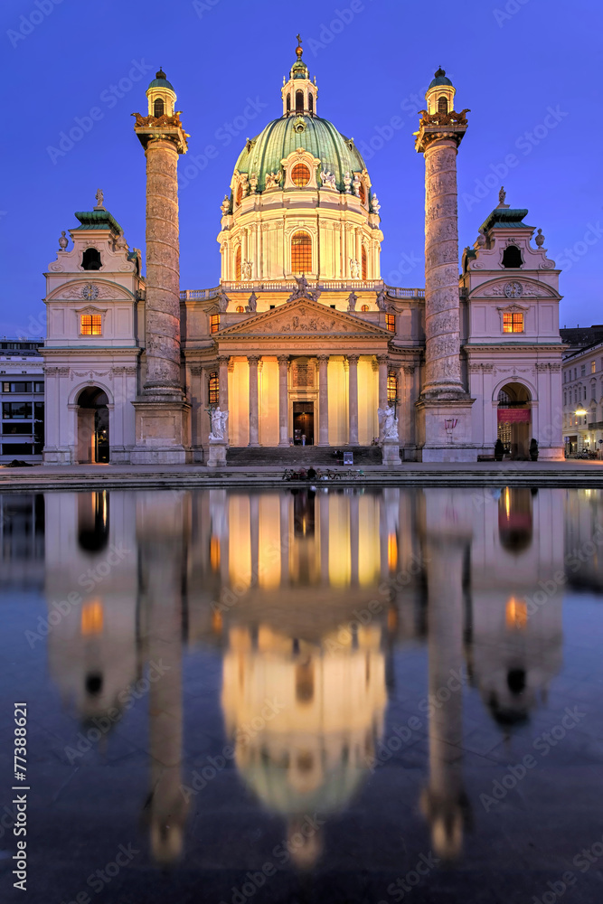 Karlkirche  Wien beleuchtet