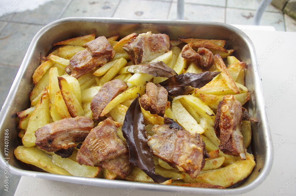 poitrine d'agneau aux pommes de terre Stock Photo | Adobe Stock