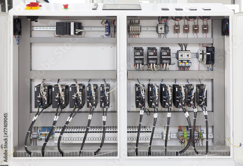 Plakat electrical components