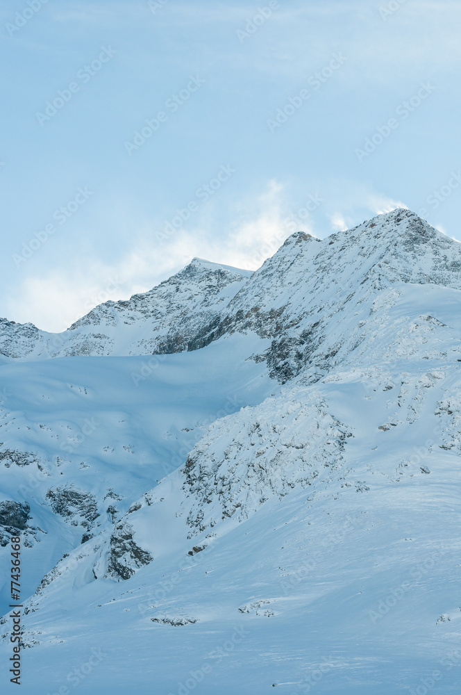 Obraz premium Alpine Alps mountain landscape along the Bernina Express