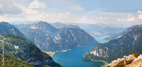 Fototapeta Naklejka Na Ścianę i Meble -  Panorama of Alps. Hallstattersee. Krippenstein Plateau. Austria