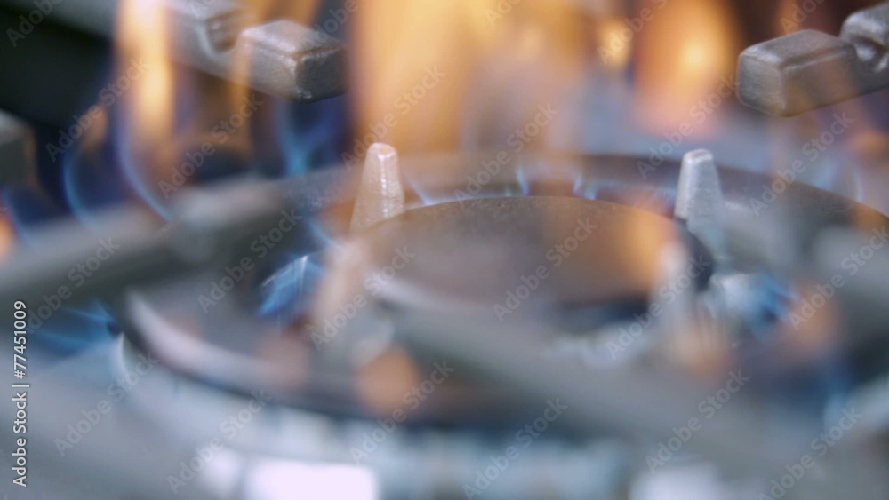 Turning the intensity of fire on gas cooker Turning the intensity of fire on gas cooker