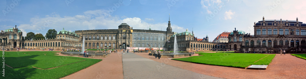 Panoramablick über den Zwinger in Dresden, Deutschland