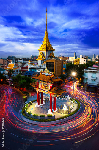 Photography The Gateway Arch and Golden Bhudda Temple, Bangkok Thailand