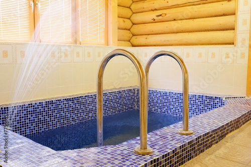 Image of the pool in the sauna