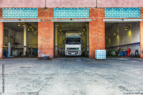 Truck or lorry repair shop service