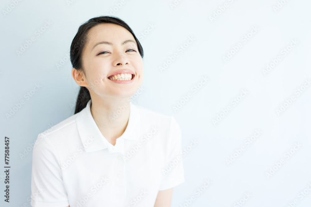 笑顔の女性 笑顔の女性