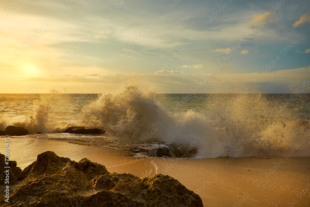 Fototapeta premium Amazing beach destination sunrise or sunset with beautiful brea