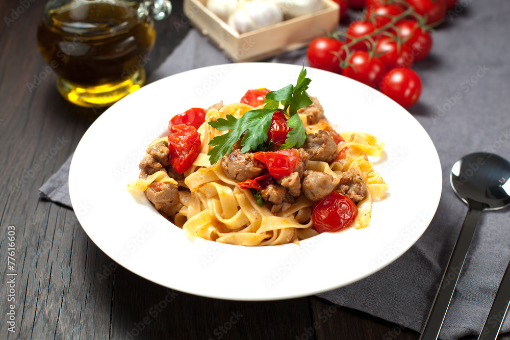 Pasta gericht mit hackbälchen 