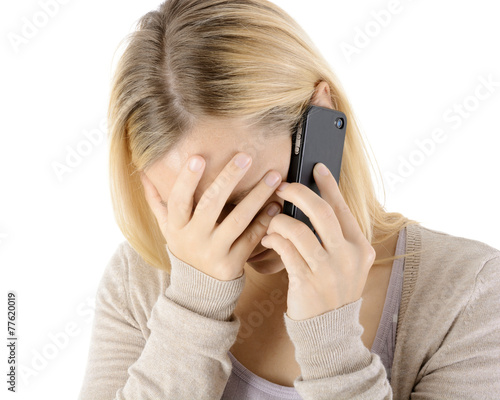 Frau telefoniert mit Telefonseelsorge