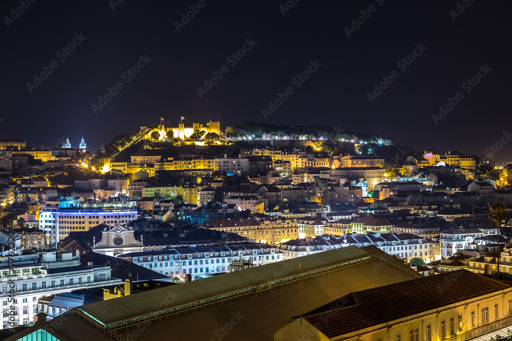 Naklejka premium Lisbon at nigth