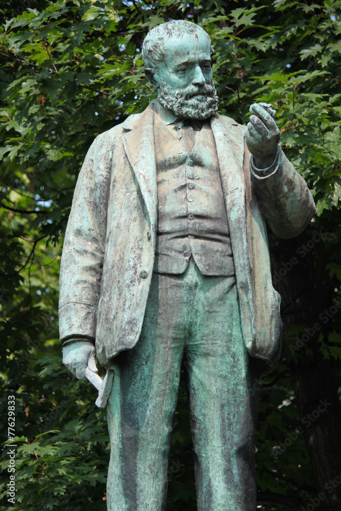 statua statua