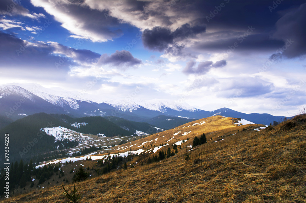 Winter evening mountain plateau landscape (Carpathian, Ukraine)