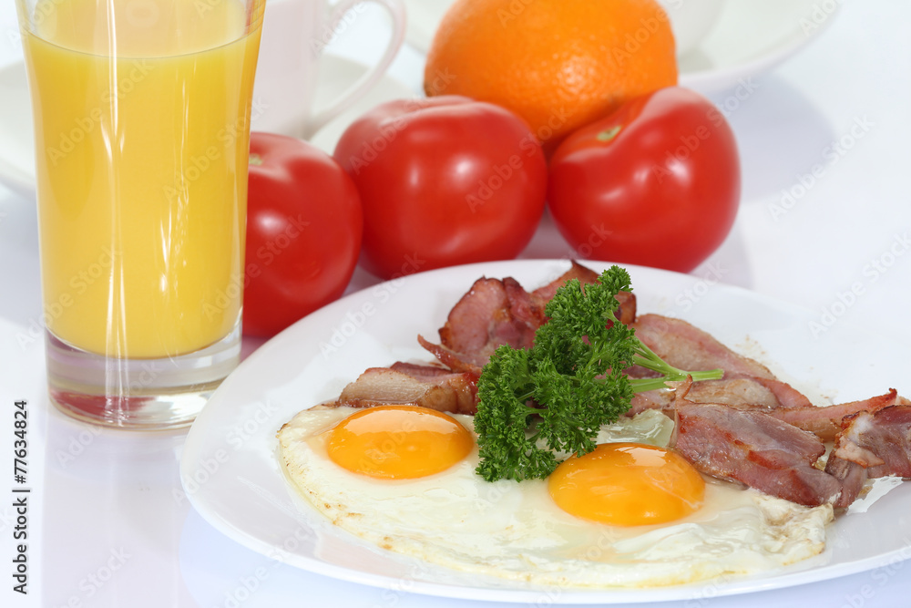 International breakfast with eggs and bacon