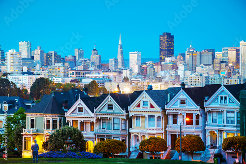 Obraz na płótnie San Francisco cityscape as seen from Alamo square park w salonie