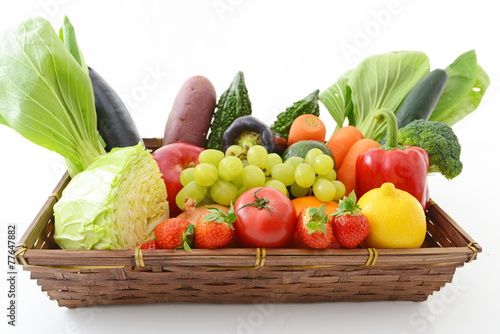 Fototapeta Naklejka Na Ścianę i Meble -  新鮮な野菜と果物