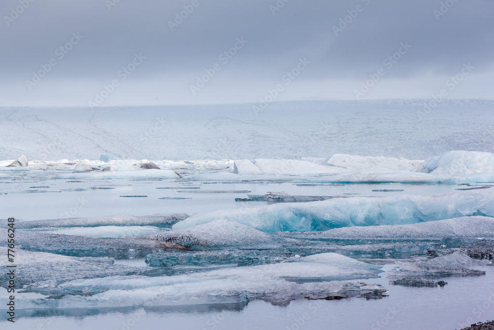 Icebergs in Jokulsarlon Glacier Lagoon, Iceland Icebergs in Jokulsarlon Glacier Lagoon, Iceland