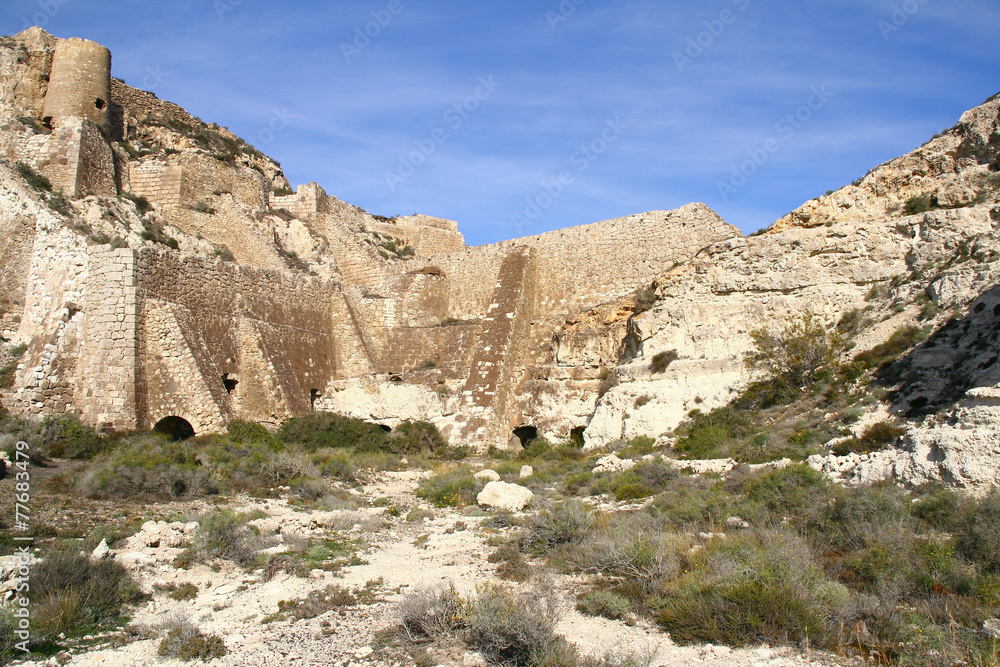 vestiges des mines de fer à Agua Amarga