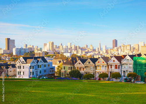 Obraz na płótnie San Francisco cityscape as seen from Alamo square park w salonie