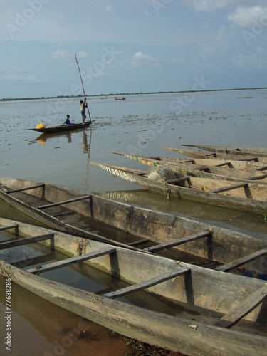 Barcazas en el rio Niger photo
