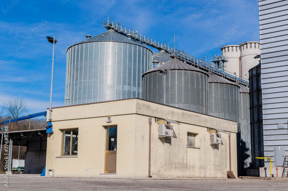 Storage facility cereals, and bio gas production
