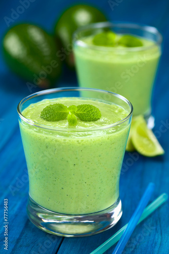 Smoothie made of avocado, lime and yoghurt with mint